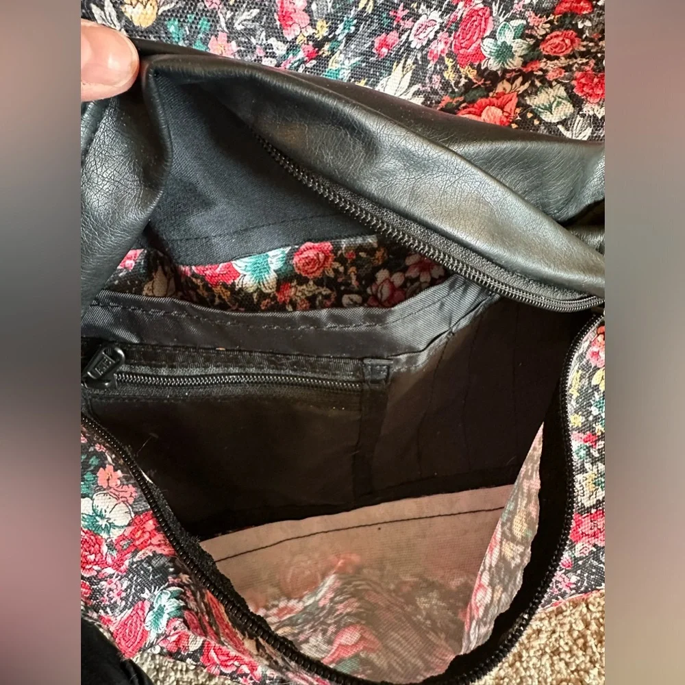 VANS Off The Wall Floral Canvas Backpack. Padded Back & Straps. - Picture 6 of 6